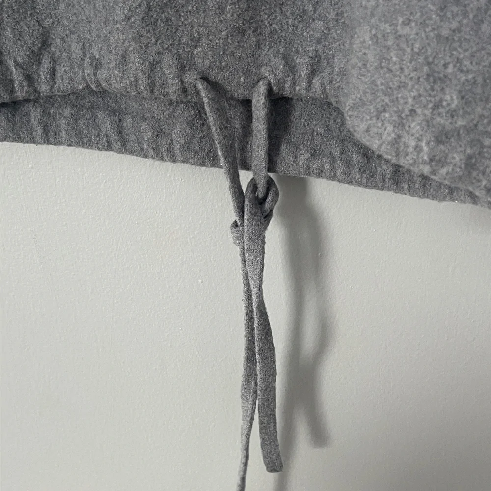 Nicole Miller Gray 100% Fine Merino Wool Sweater Medium - Picture 4 of 6